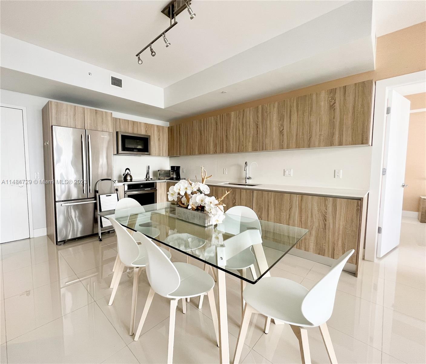 AVENTURA PARKSQUARE RESID - Residential Lease
