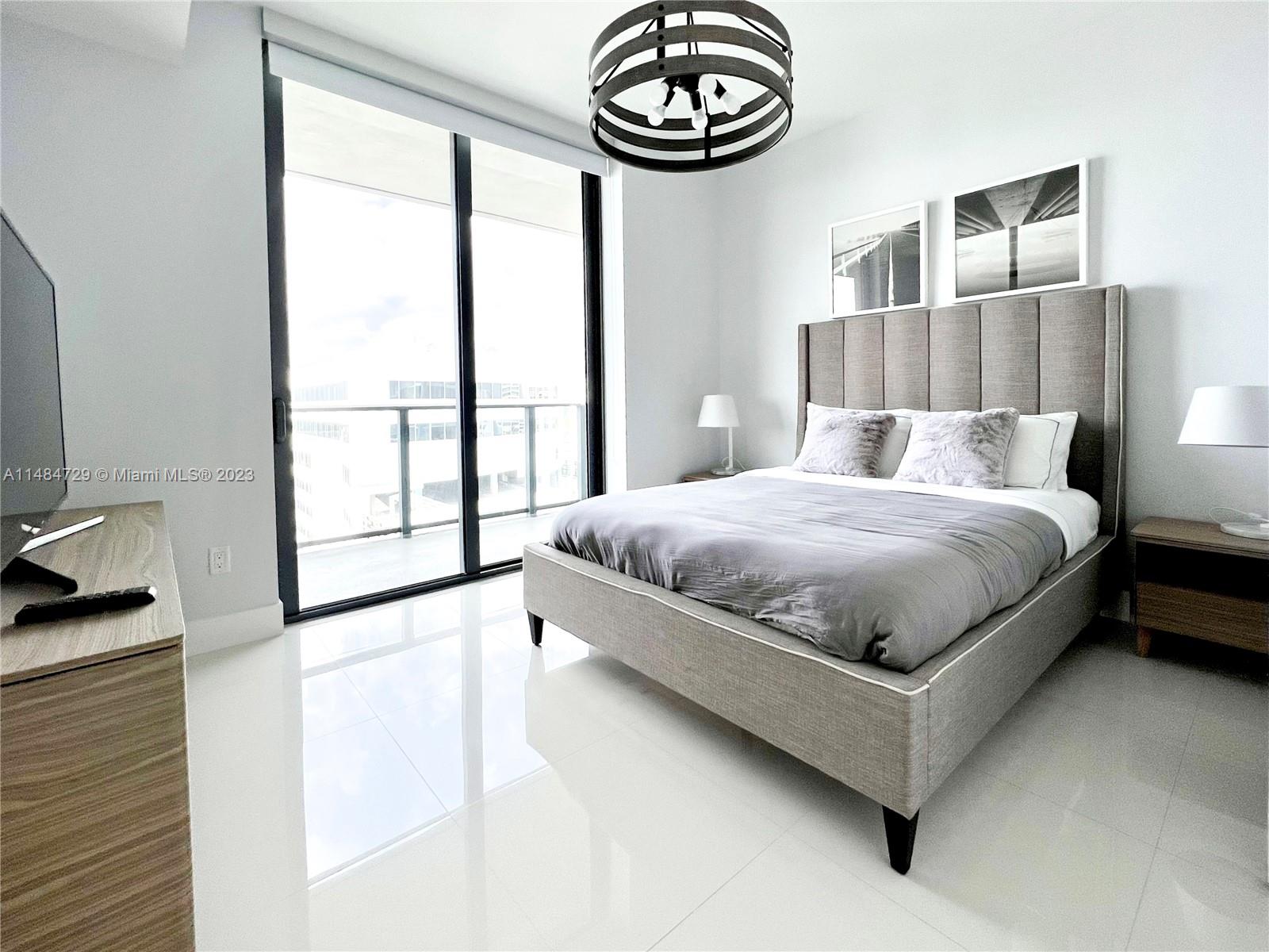AVENTURA PARKSQUARE RESID - Residential Lease