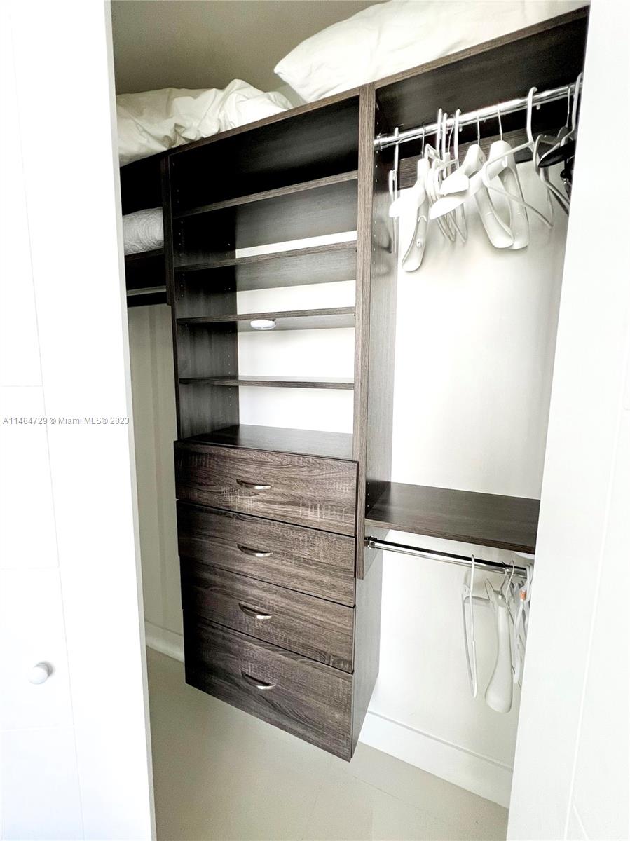 AVENTURA PARKSQUARE RESID - Residential Lease
