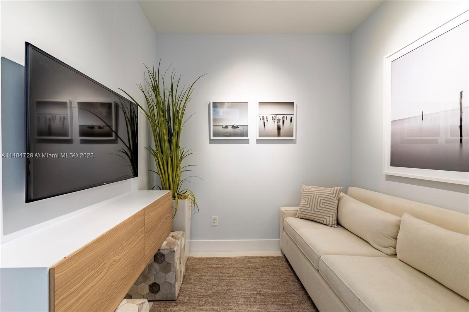 AVENTURA PARKSQUARE RESID - Residential Lease