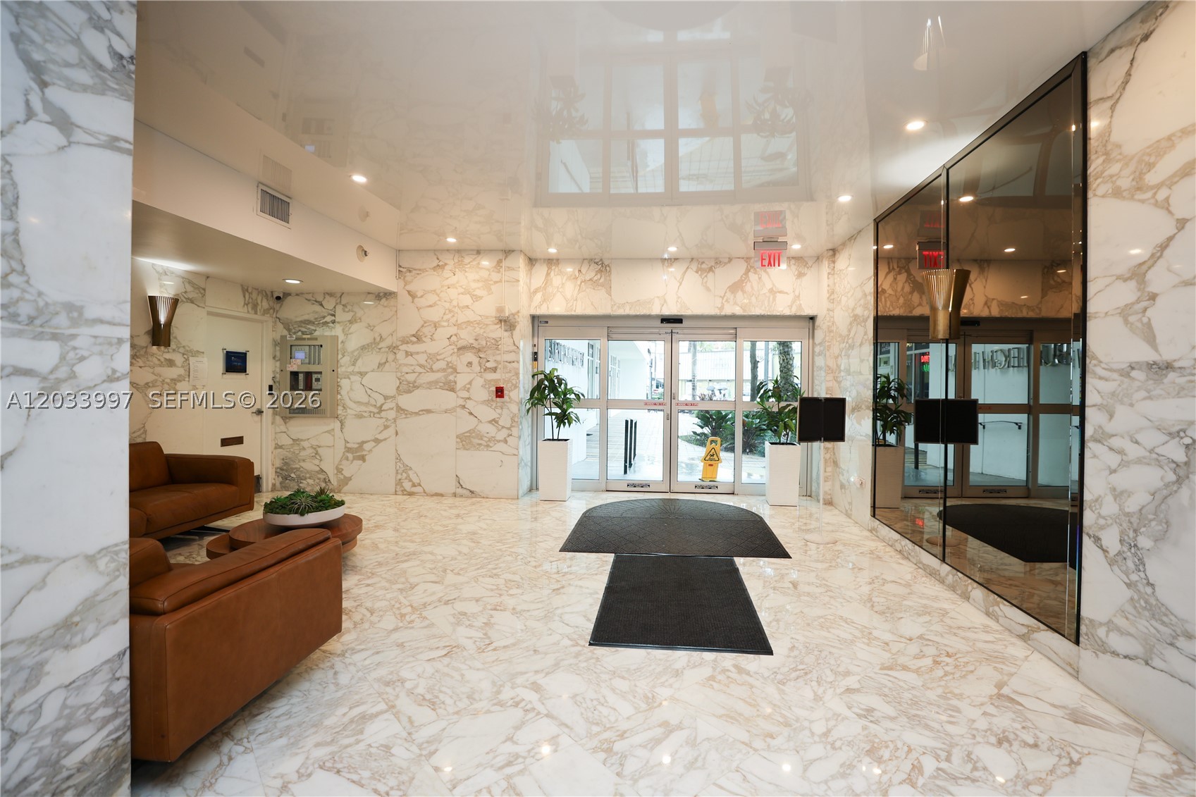 BURLEIGH HOUSE CONDO - Residential