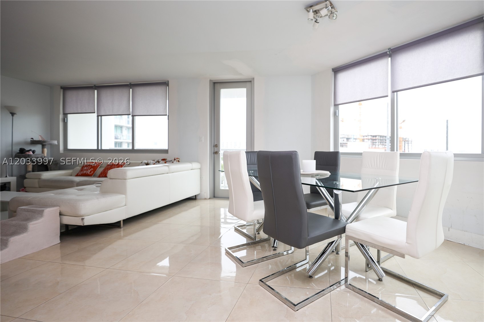 BURLEIGH HOUSE CONDO - Residential