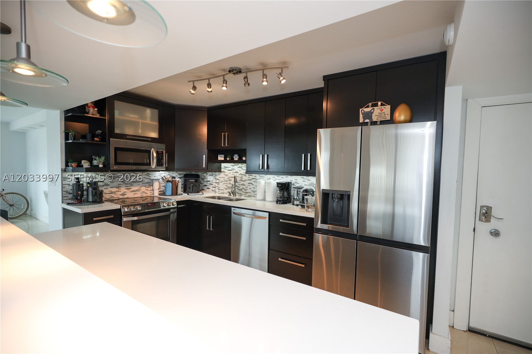 BURLEIGH HOUSE CONDO - Residential