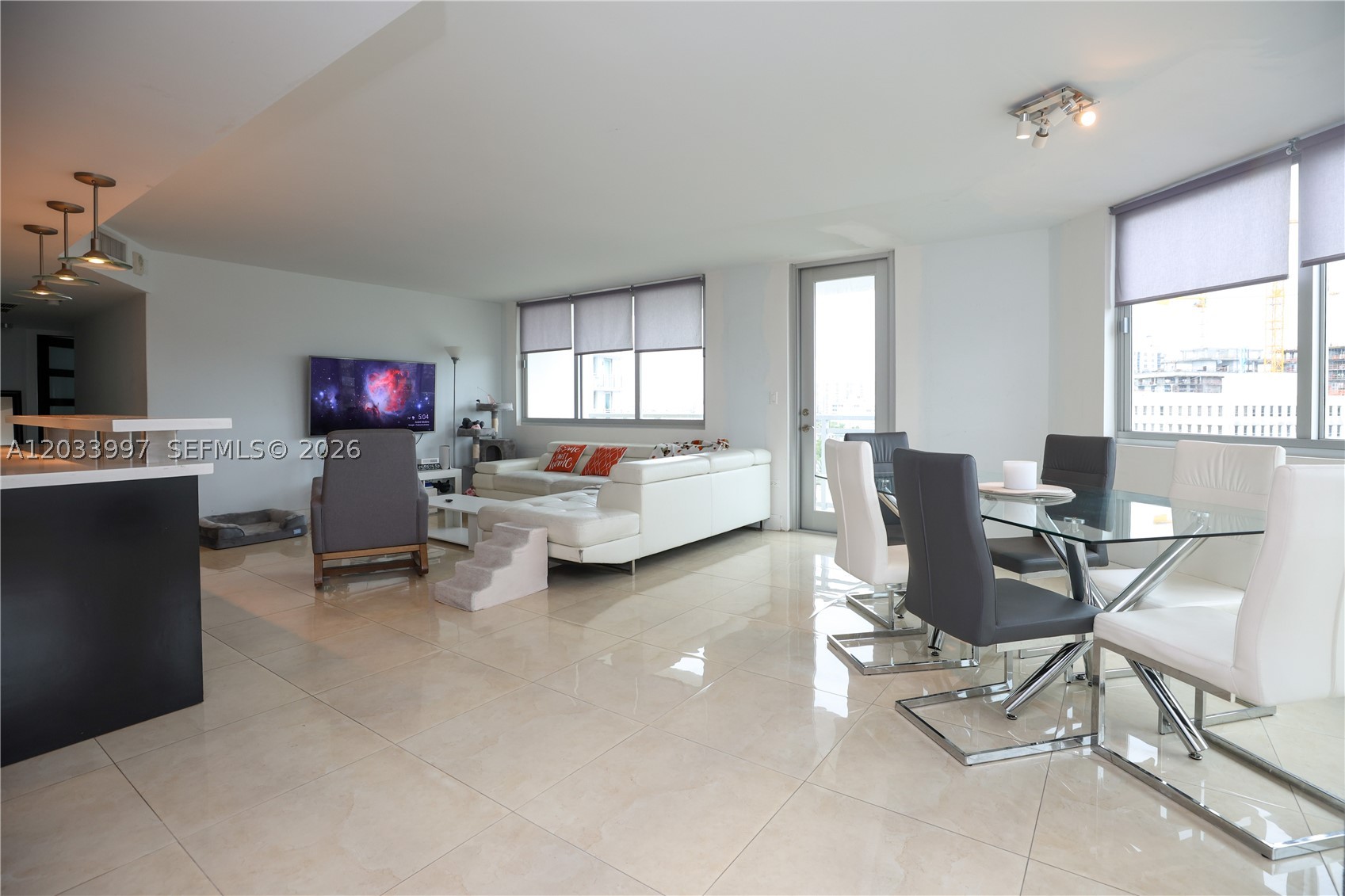 BURLEIGH HOUSE CONDO - Residential