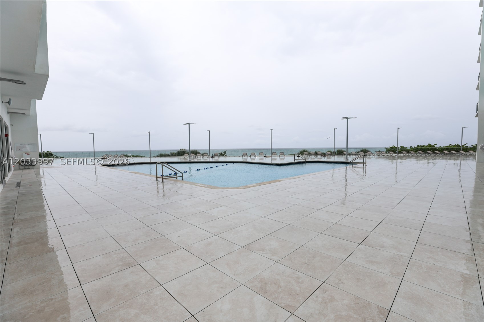 BURLEIGH HOUSE CONDO - Residential
