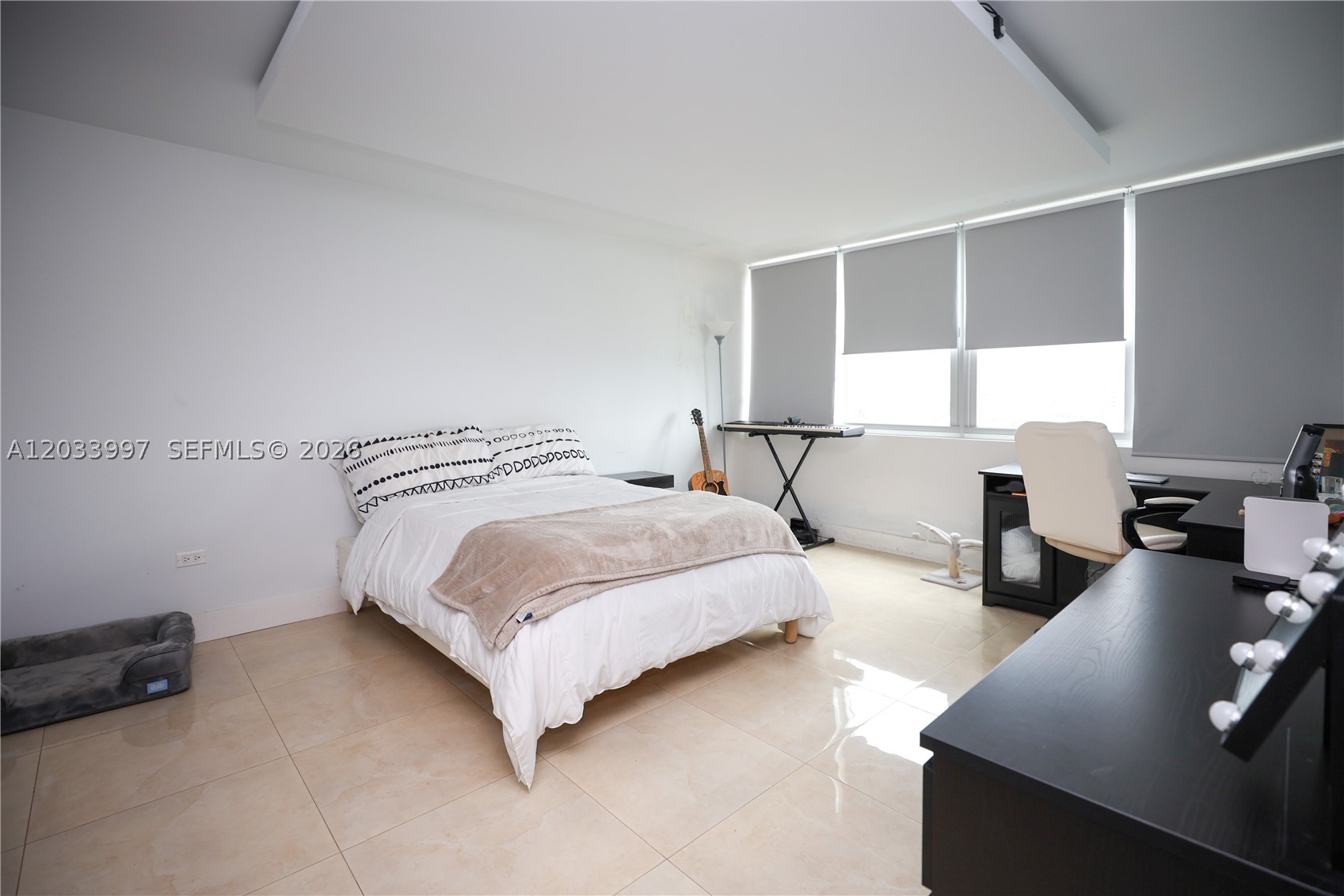BURLEIGH HOUSE CONDO - Residential