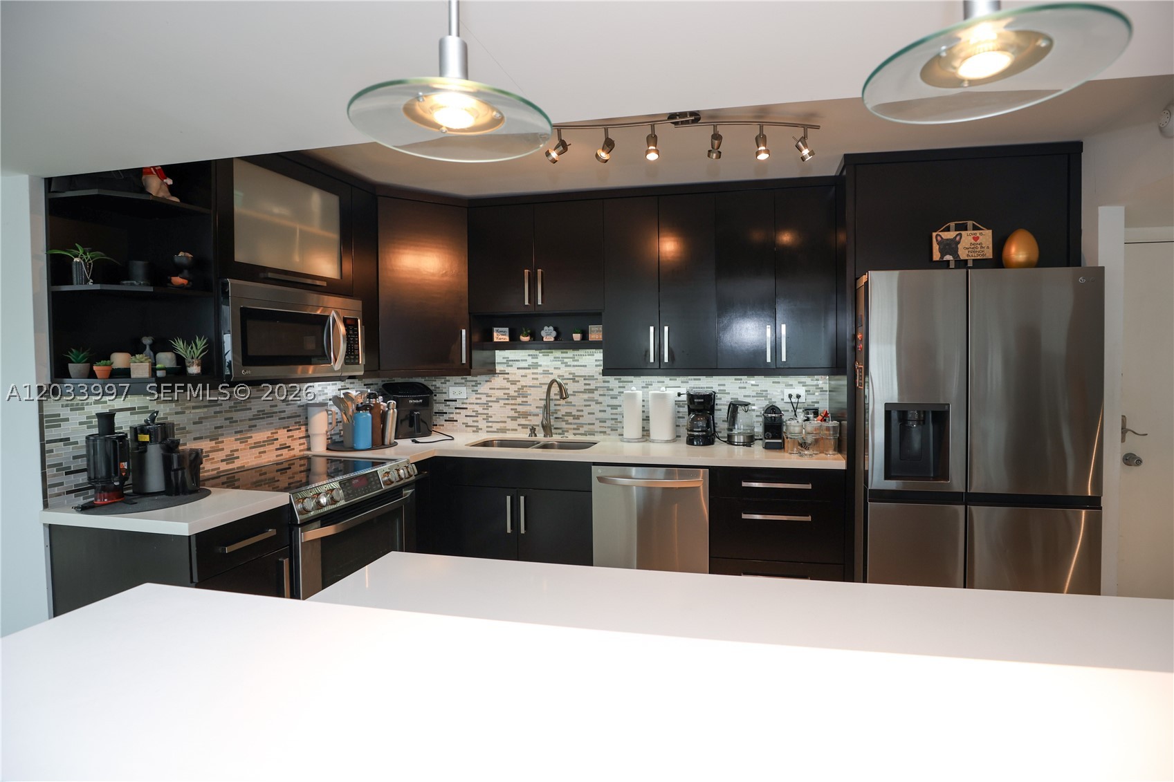BURLEIGH HOUSE CONDO - Residential