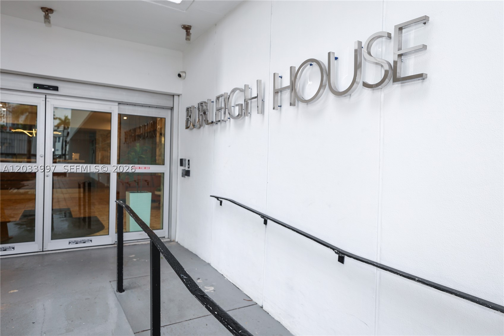 BURLEIGH HOUSE CONDO - Residential
