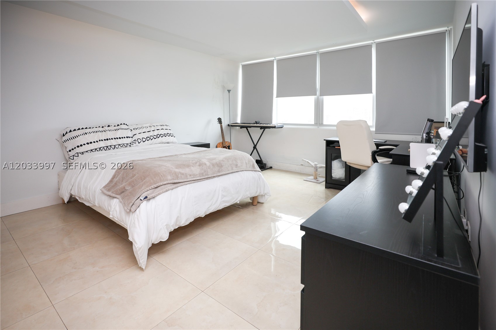 BURLEIGH HOUSE CONDO - Residential