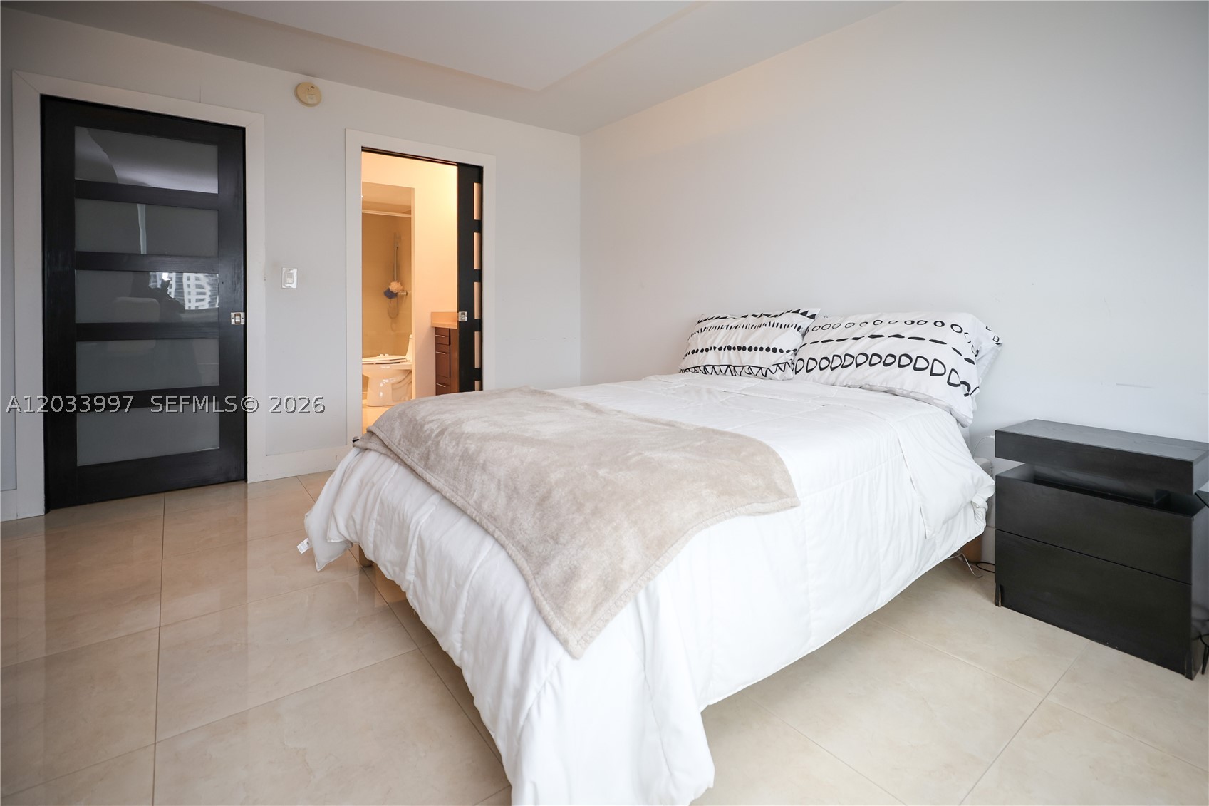 BURLEIGH HOUSE CONDO - Residential
