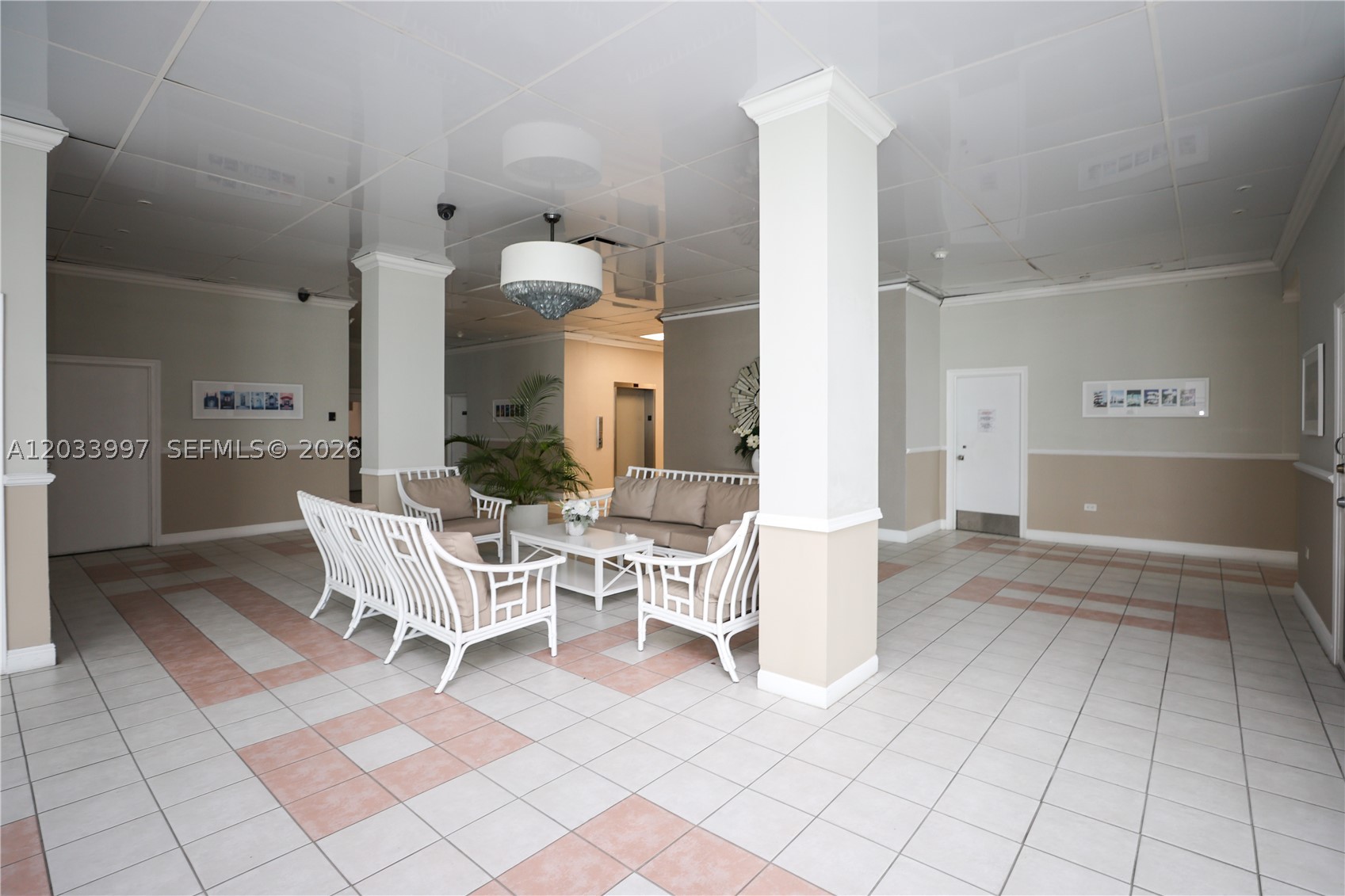 BURLEIGH HOUSE CONDO - Residential