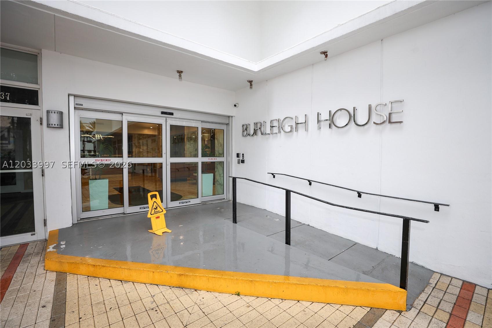 BURLEIGH HOUSE CONDO - Residential