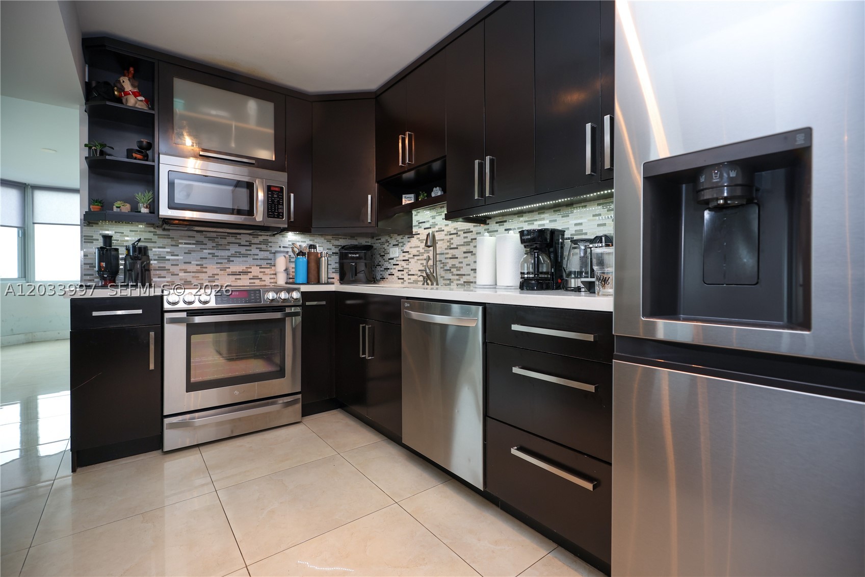 BURLEIGH HOUSE CONDO - Residential