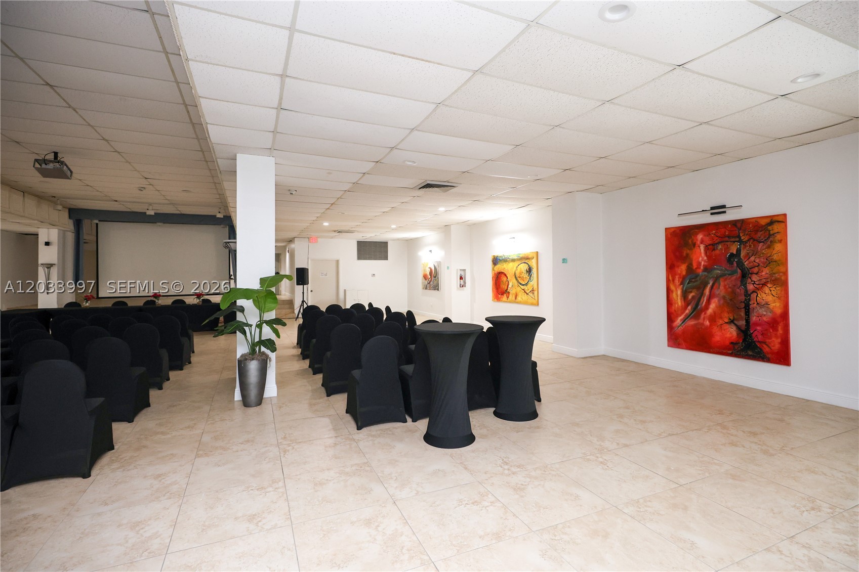 BURLEIGH HOUSE CONDO - Residential