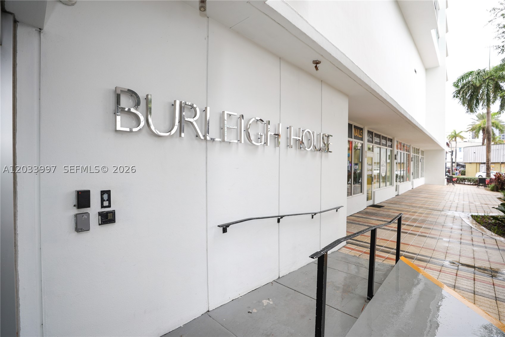 BURLEIGH HOUSE CONDO - Residential