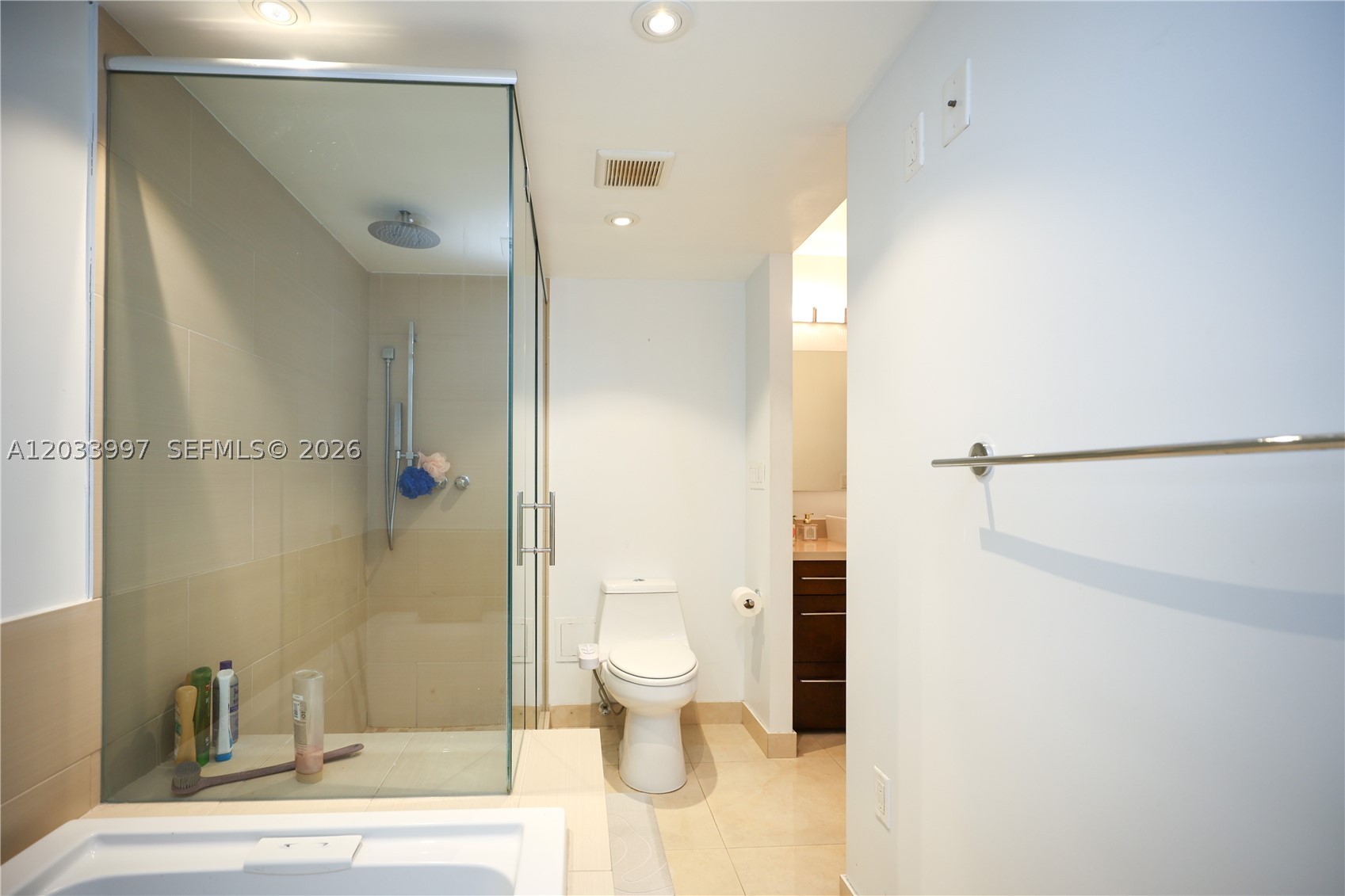 BURLEIGH HOUSE CONDO - Residential