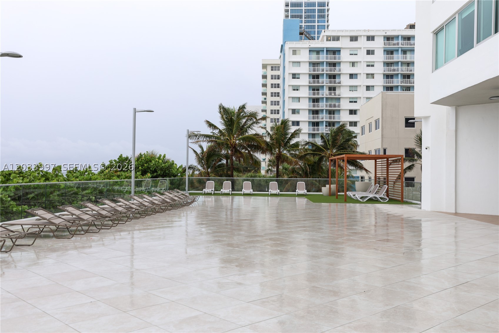 BURLEIGH HOUSE CONDO - Residential