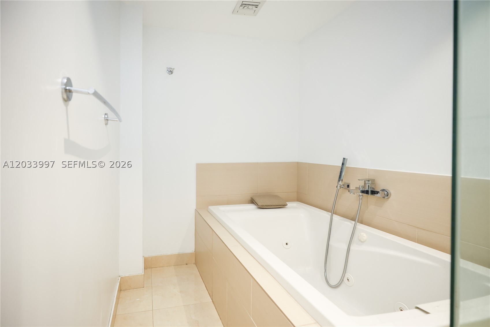 BURLEIGH HOUSE CONDO - Residential