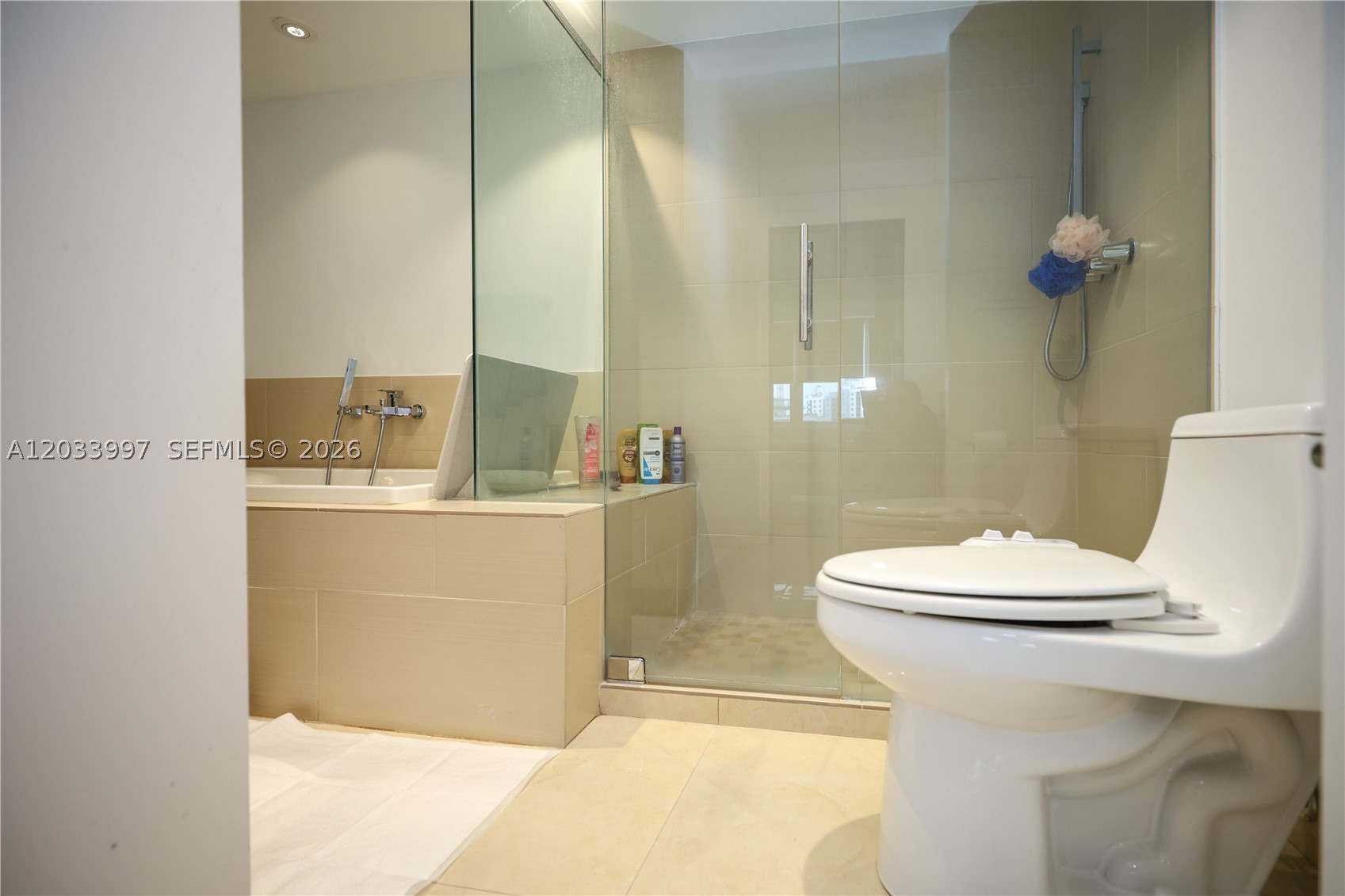 BURLEIGH HOUSE CONDO - Residential