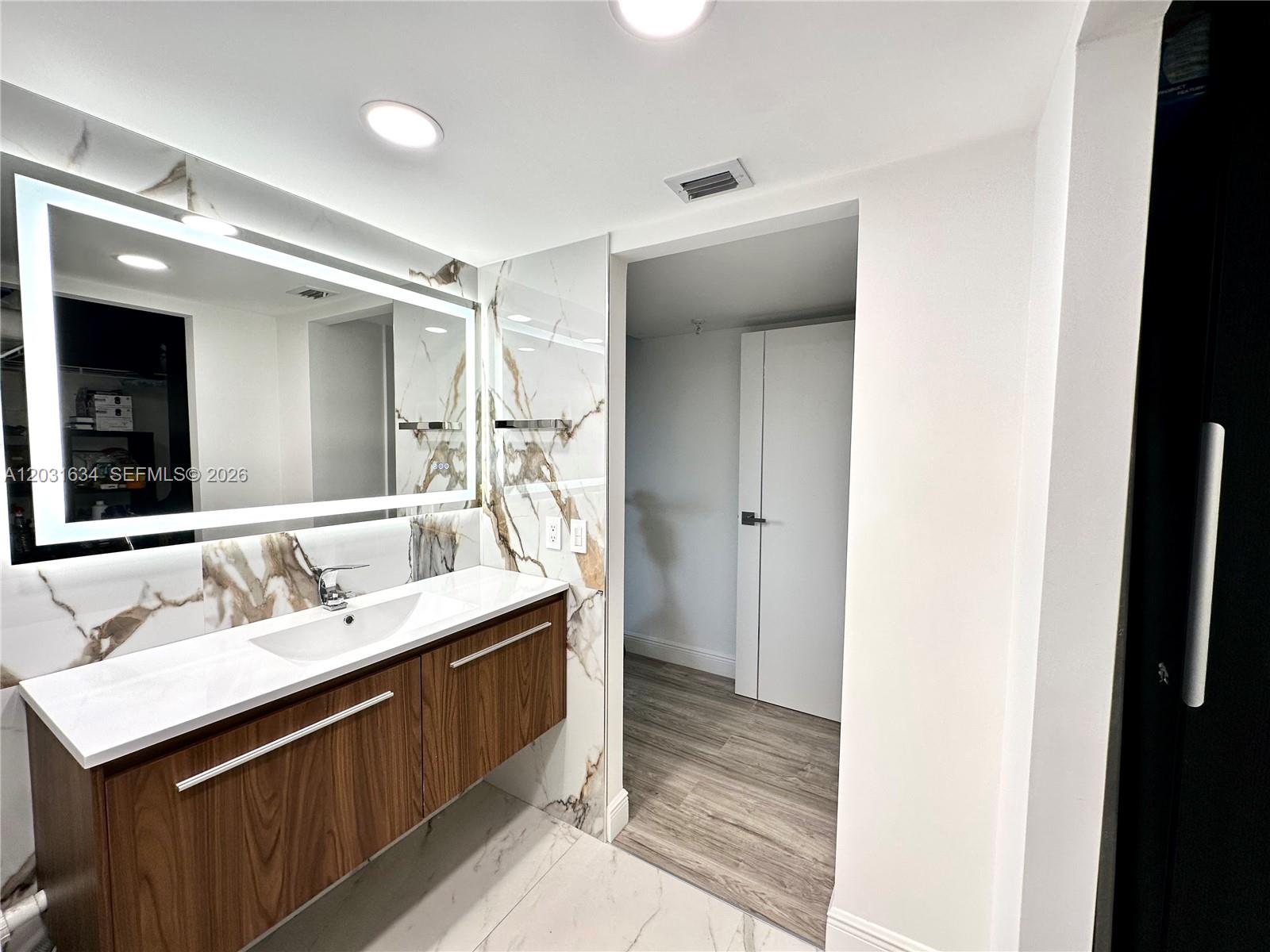 CEDAR GLENN CONDO APTS EA - Residential