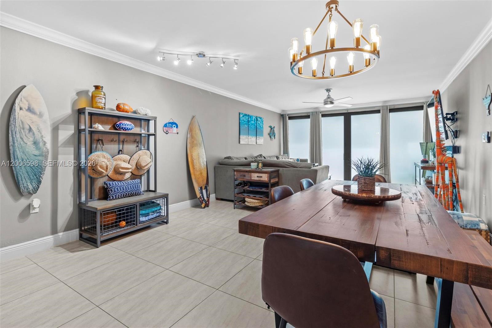 EXECUTIVE BAY CLUB - Residential
