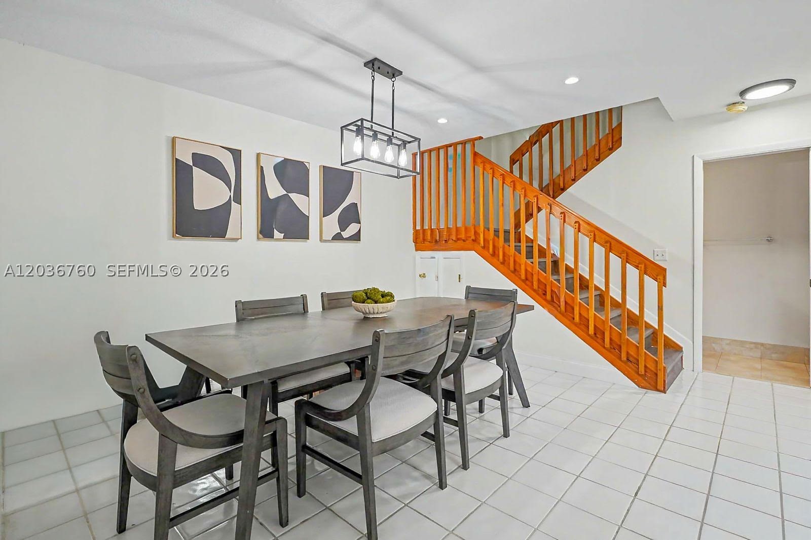 EMBASSY LAKES - Residential