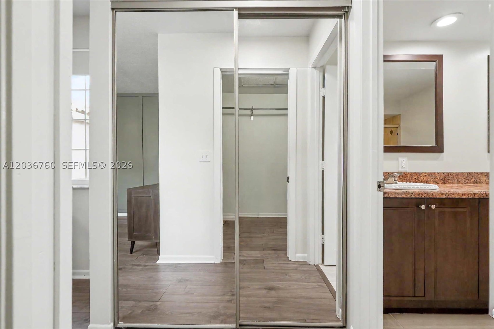 EMBASSY LAKES - Residential