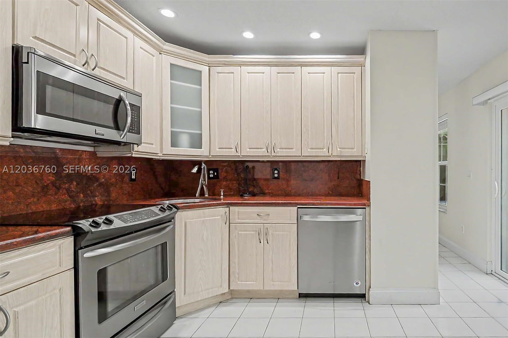 EMBASSY LAKES - Residential