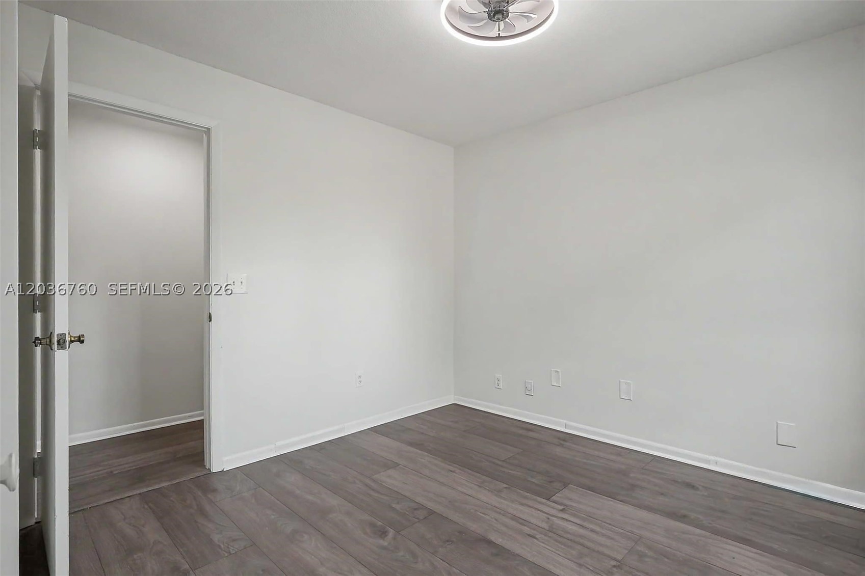 EMBASSY LAKES - Residential