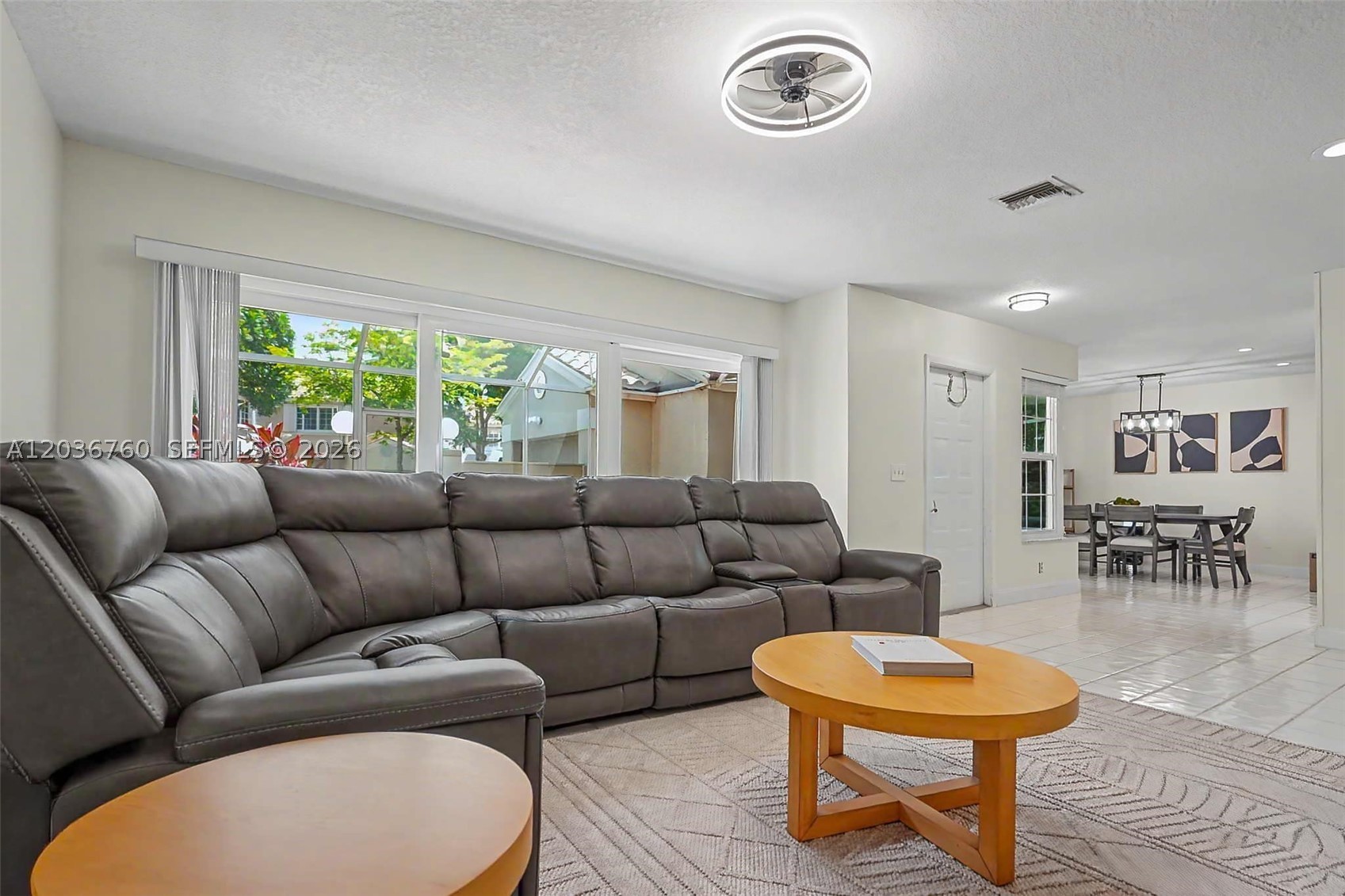 EMBASSY LAKES - Residential