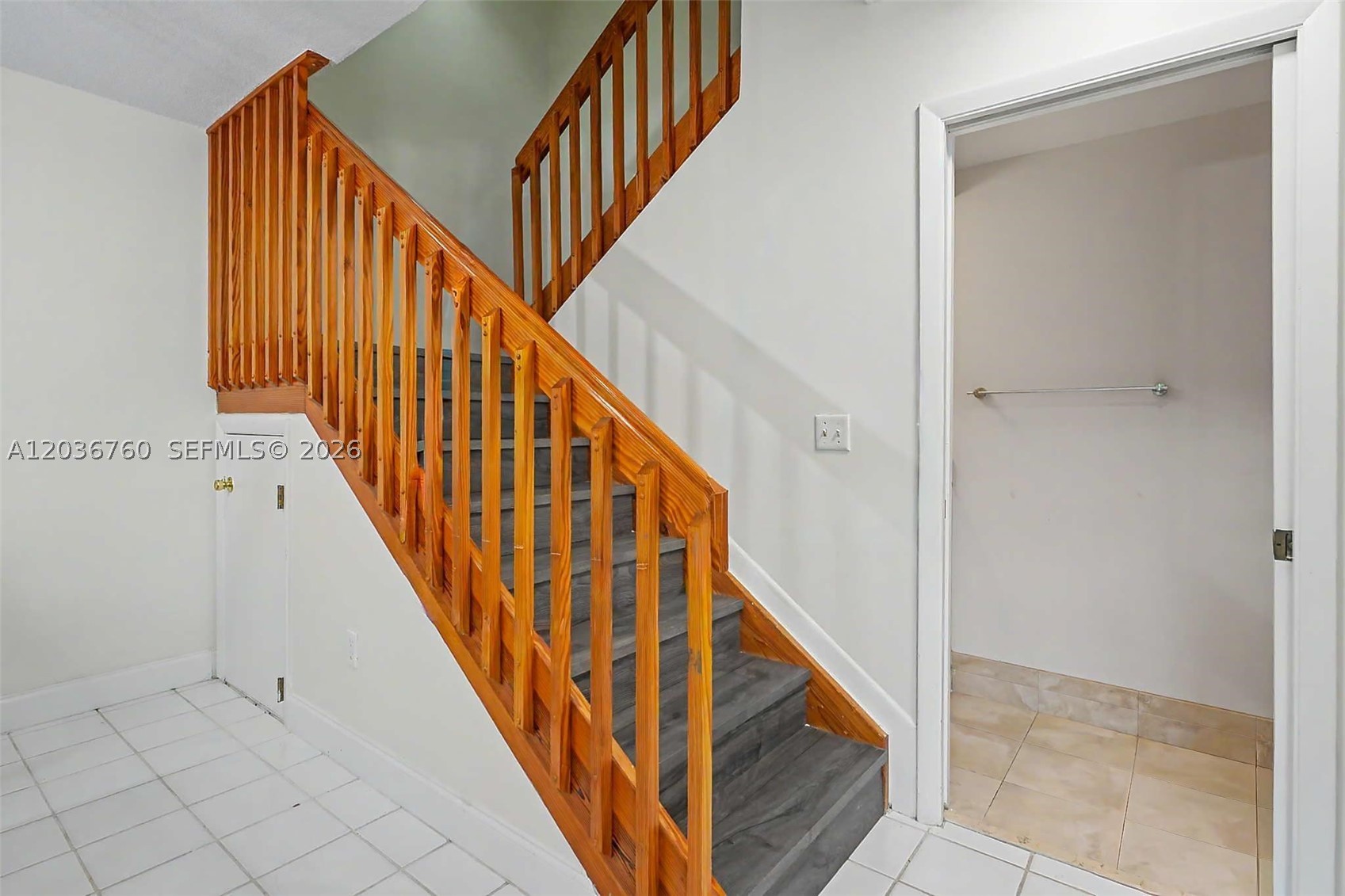 EMBASSY LAKES - Residential