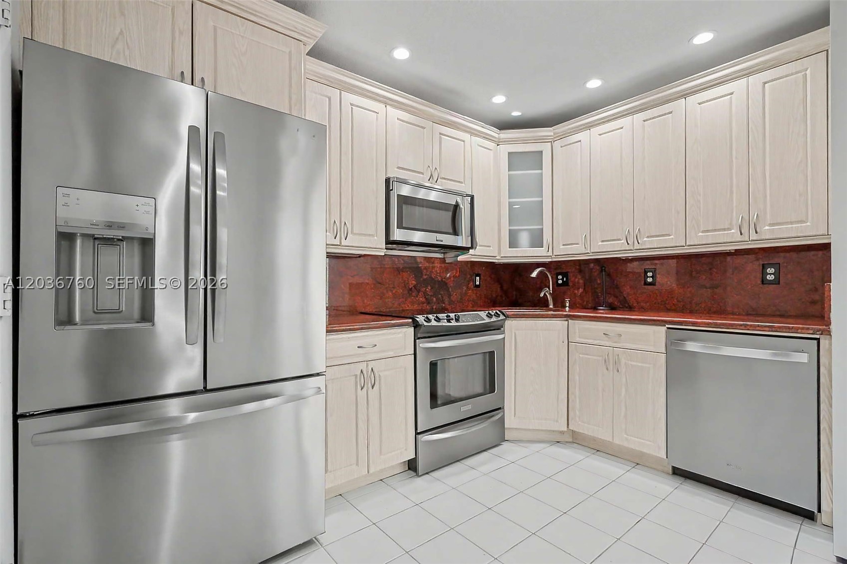 EMBASSY LAKES - Residential