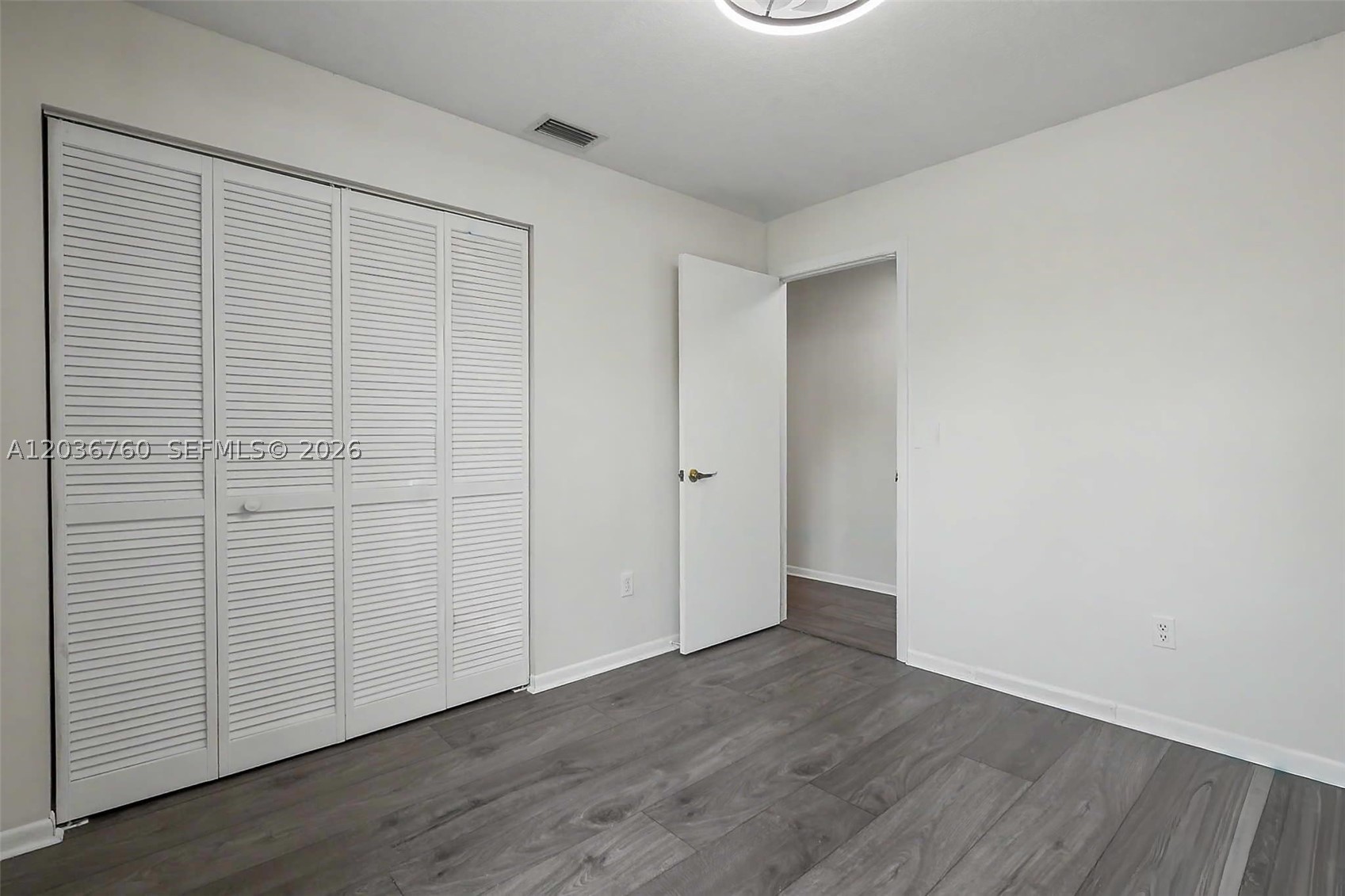 EMBASSY LAKES - Residential