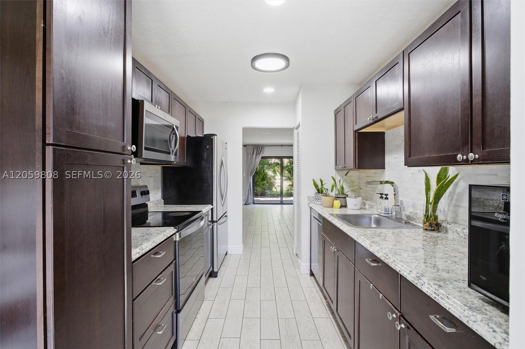 COUNTRY SQUIRE TOWNHOMES - Residential