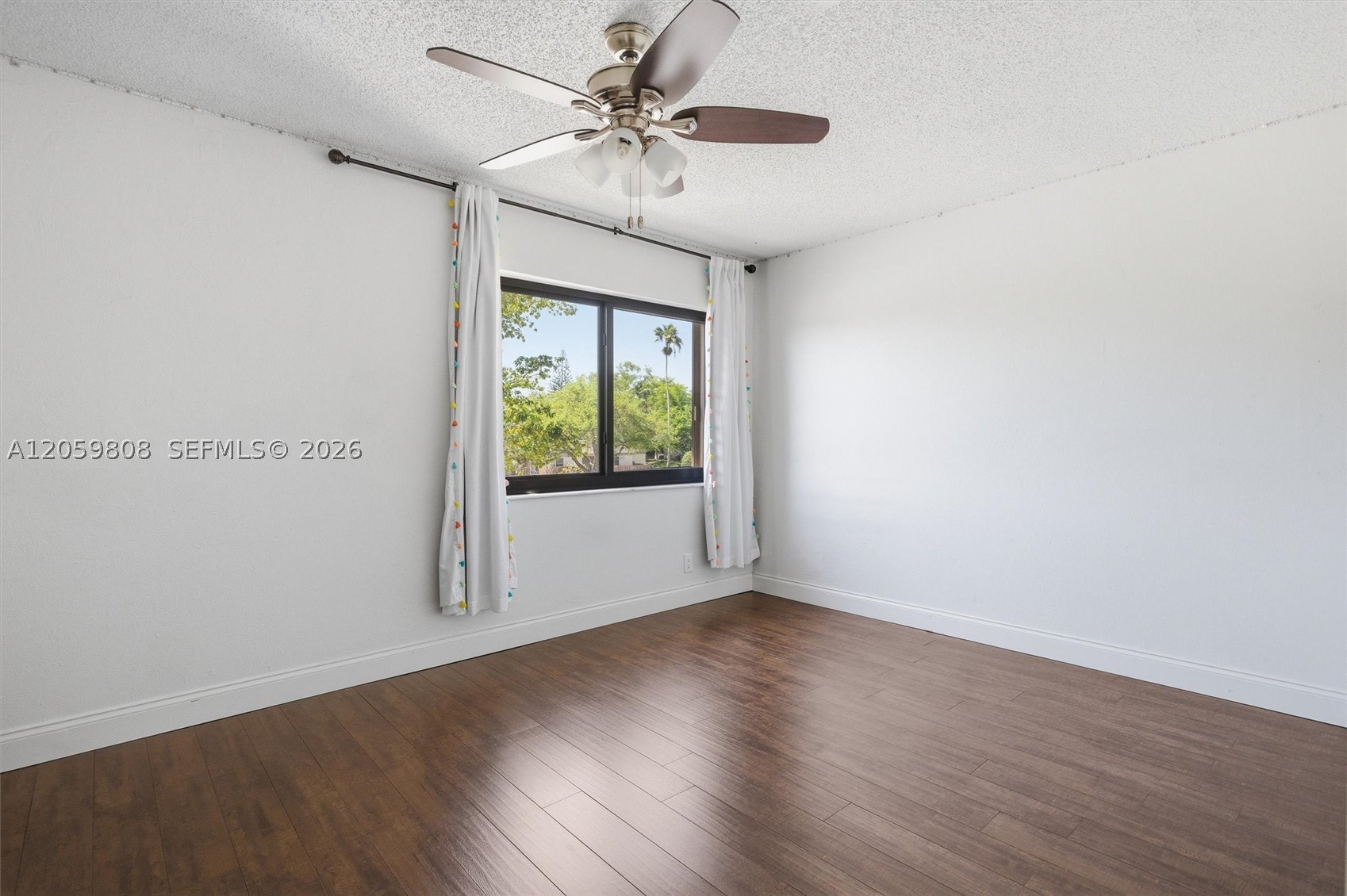 COUNTRY SQUIRE TOWNHOMES - Residential