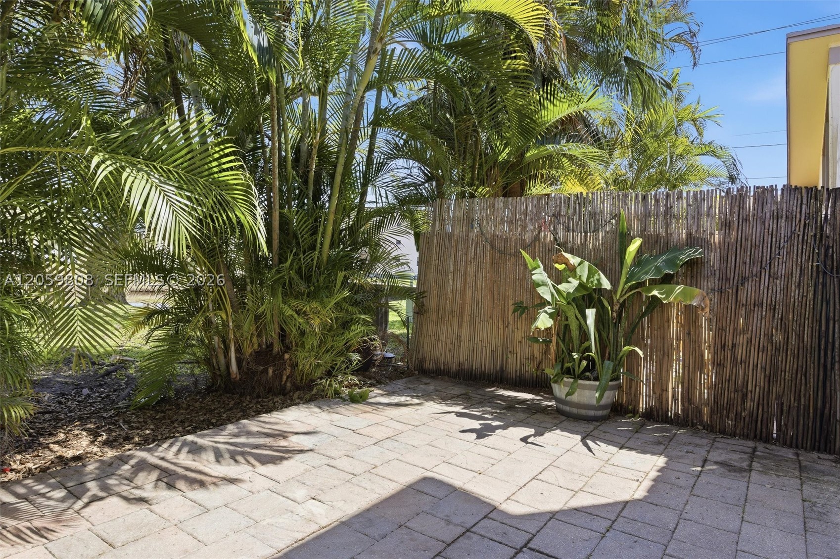 COUNTRY SQUIRE TOWNHOMES - Residential