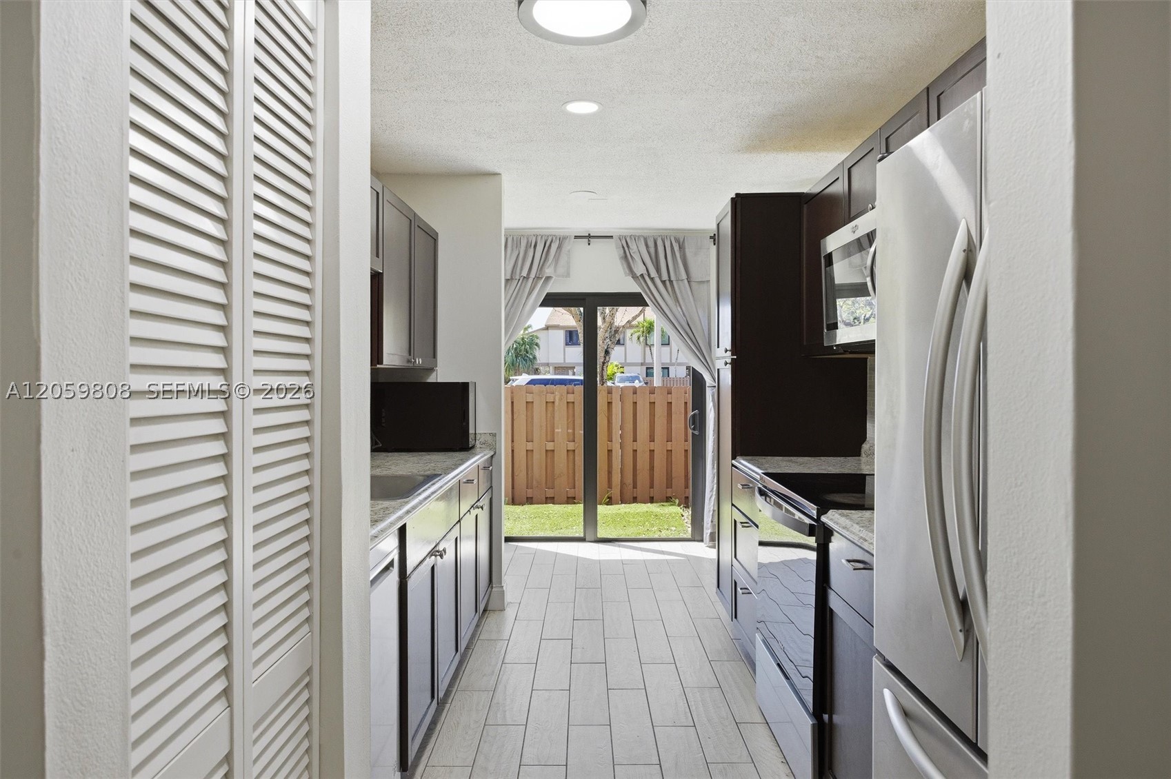 COUNTRY SQUIRE TOWNHOMES - Residential
