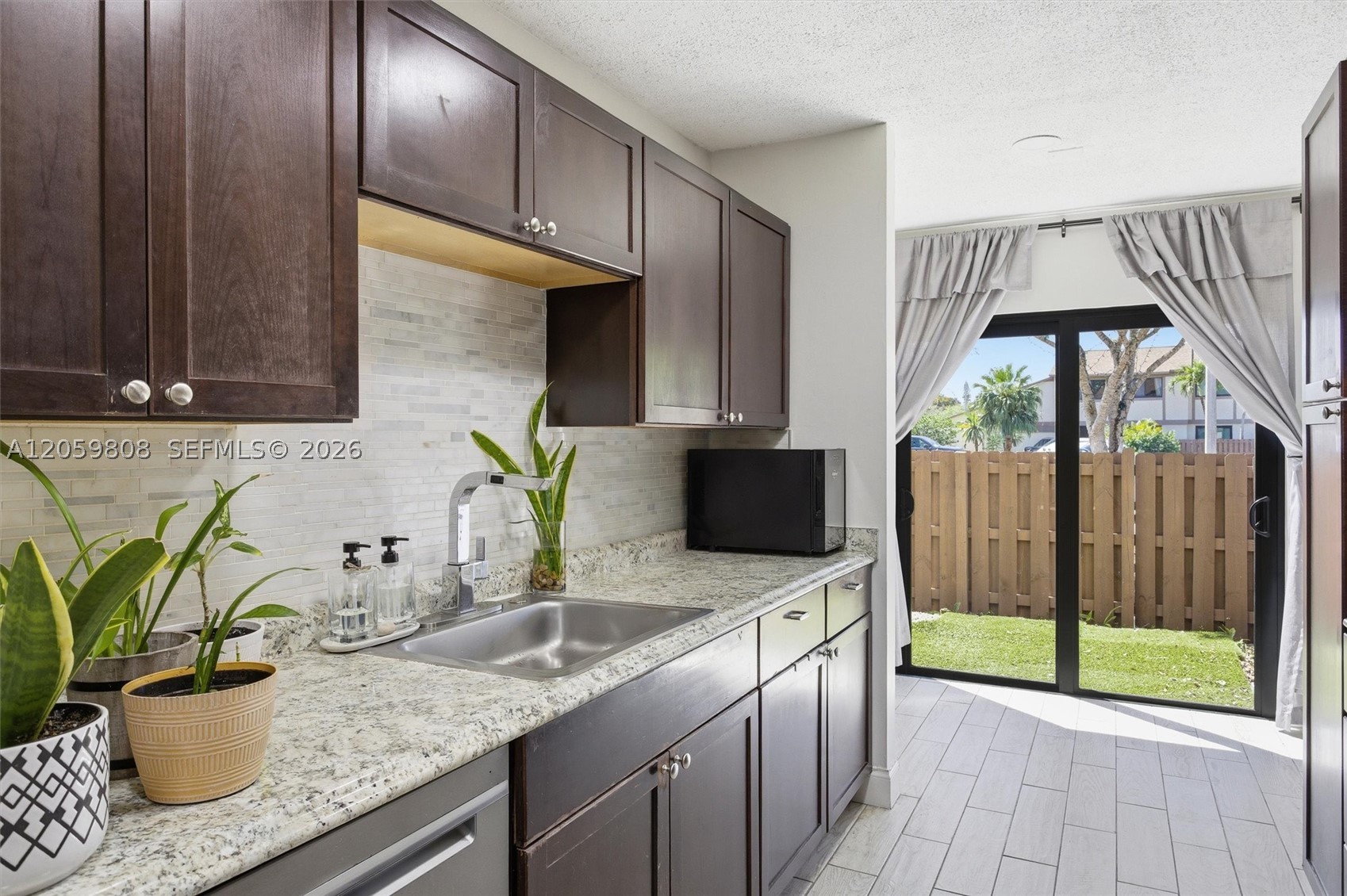 COUNTRY SQUIRE TOWNHOMES - Residential