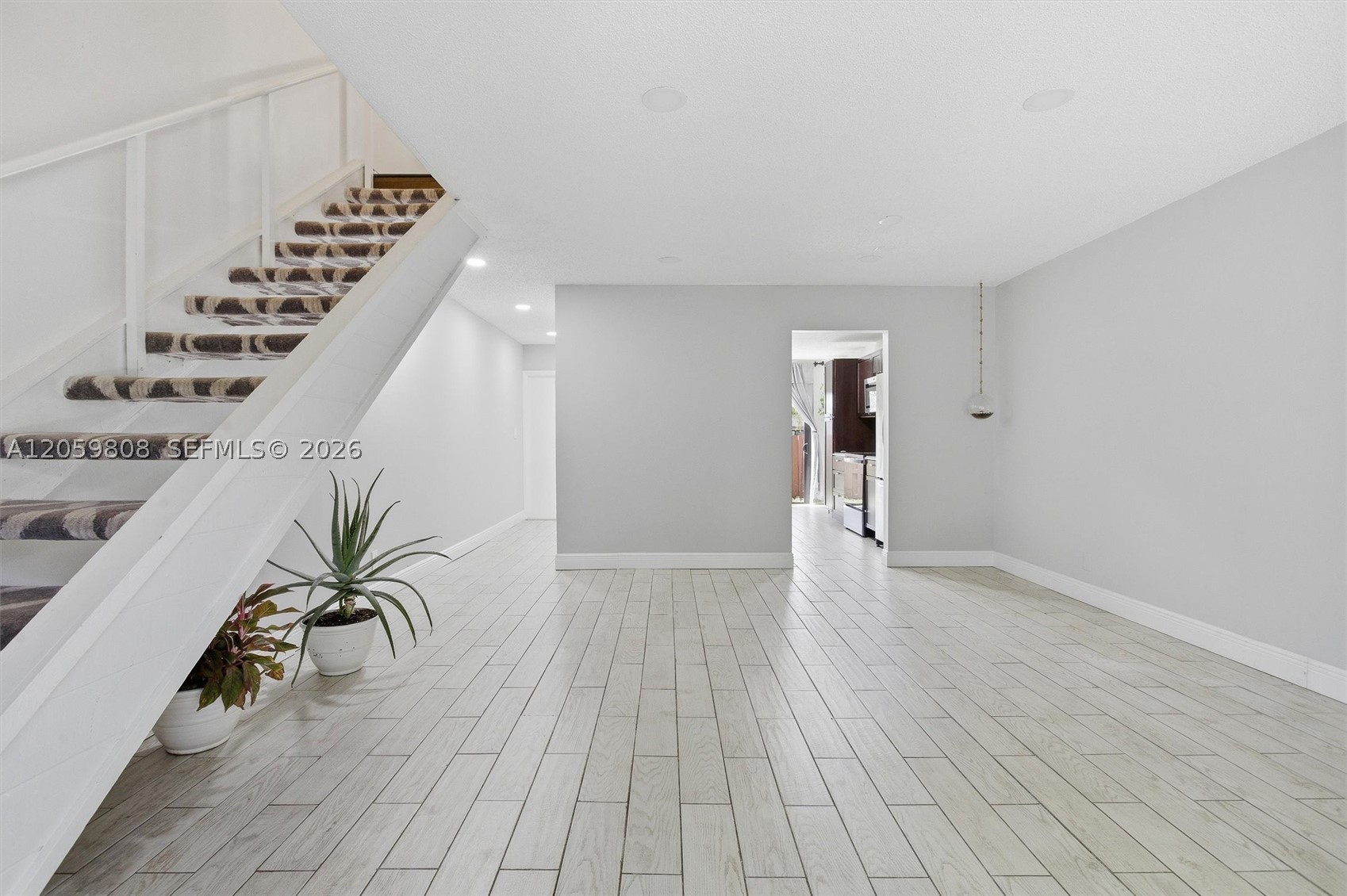 COUNTRY SQUIRE TOWNHOMES - Residential