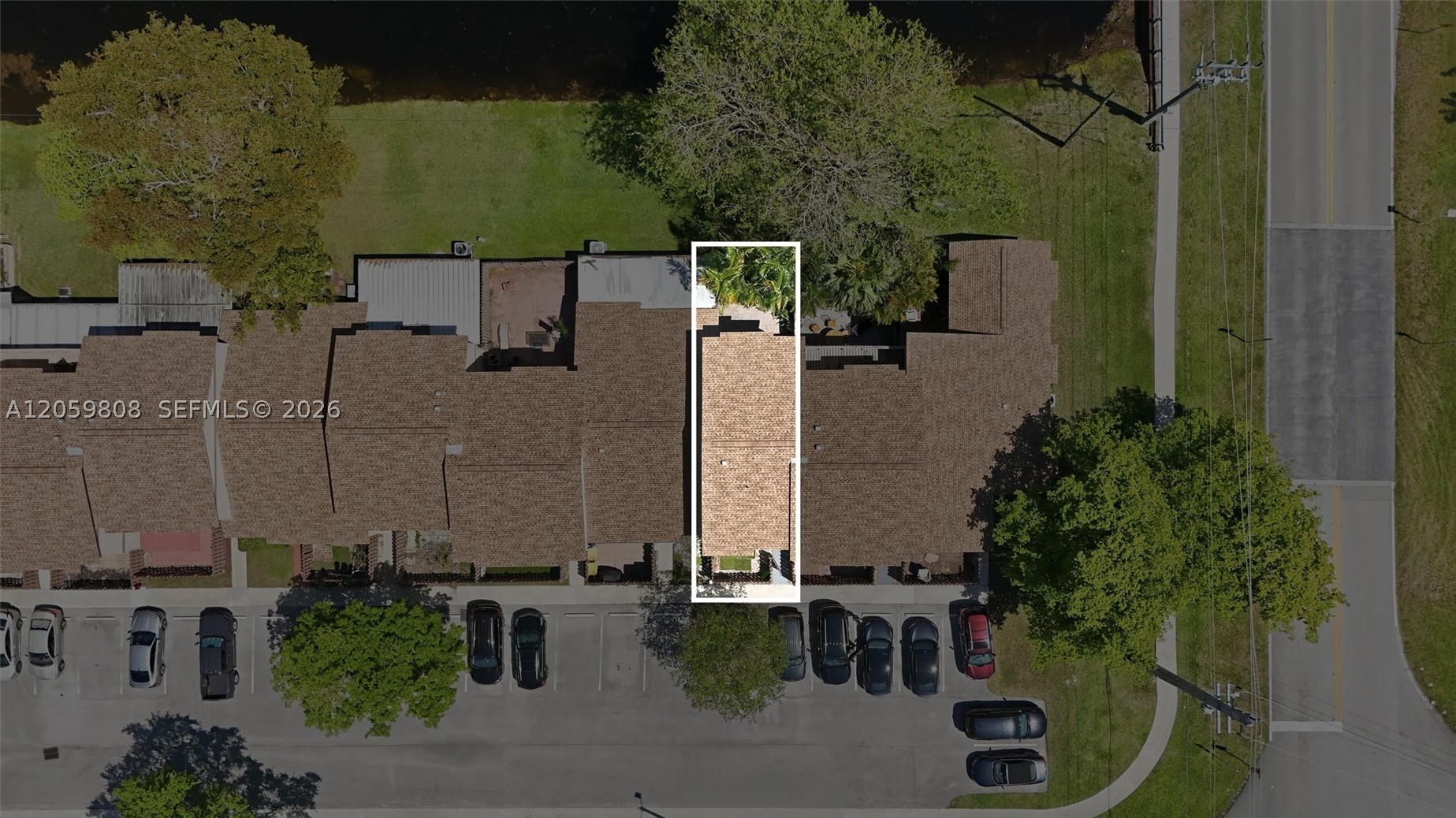 COUNTRY SQUIRE TOWNHOMES - Residential