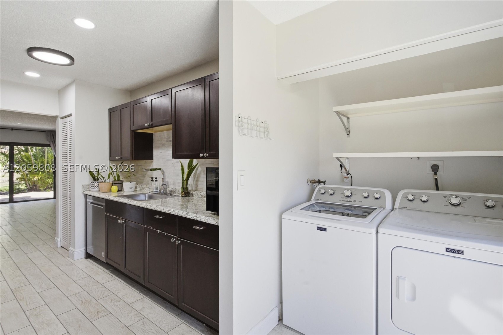 COUNTRY SQUIRE TOWNHOMES - Residential