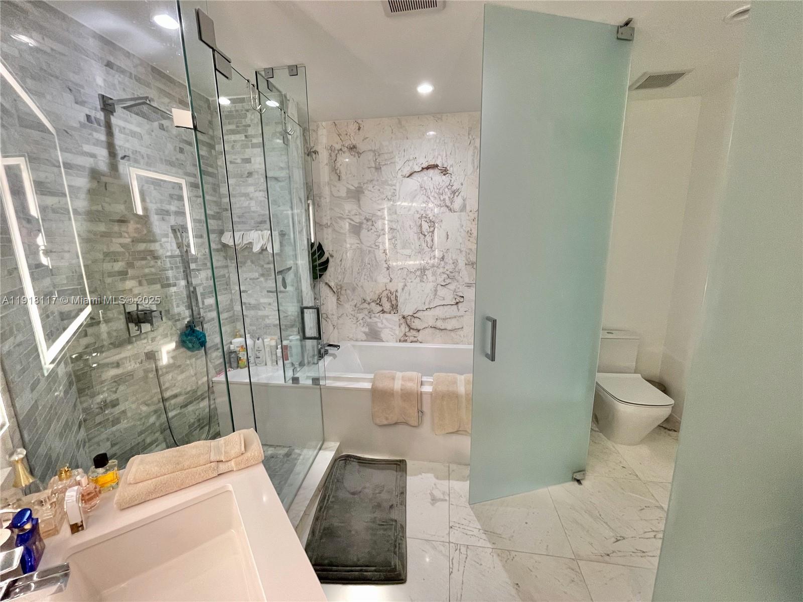 PARAMOUNT MIAMI WORLDCENT - Residential