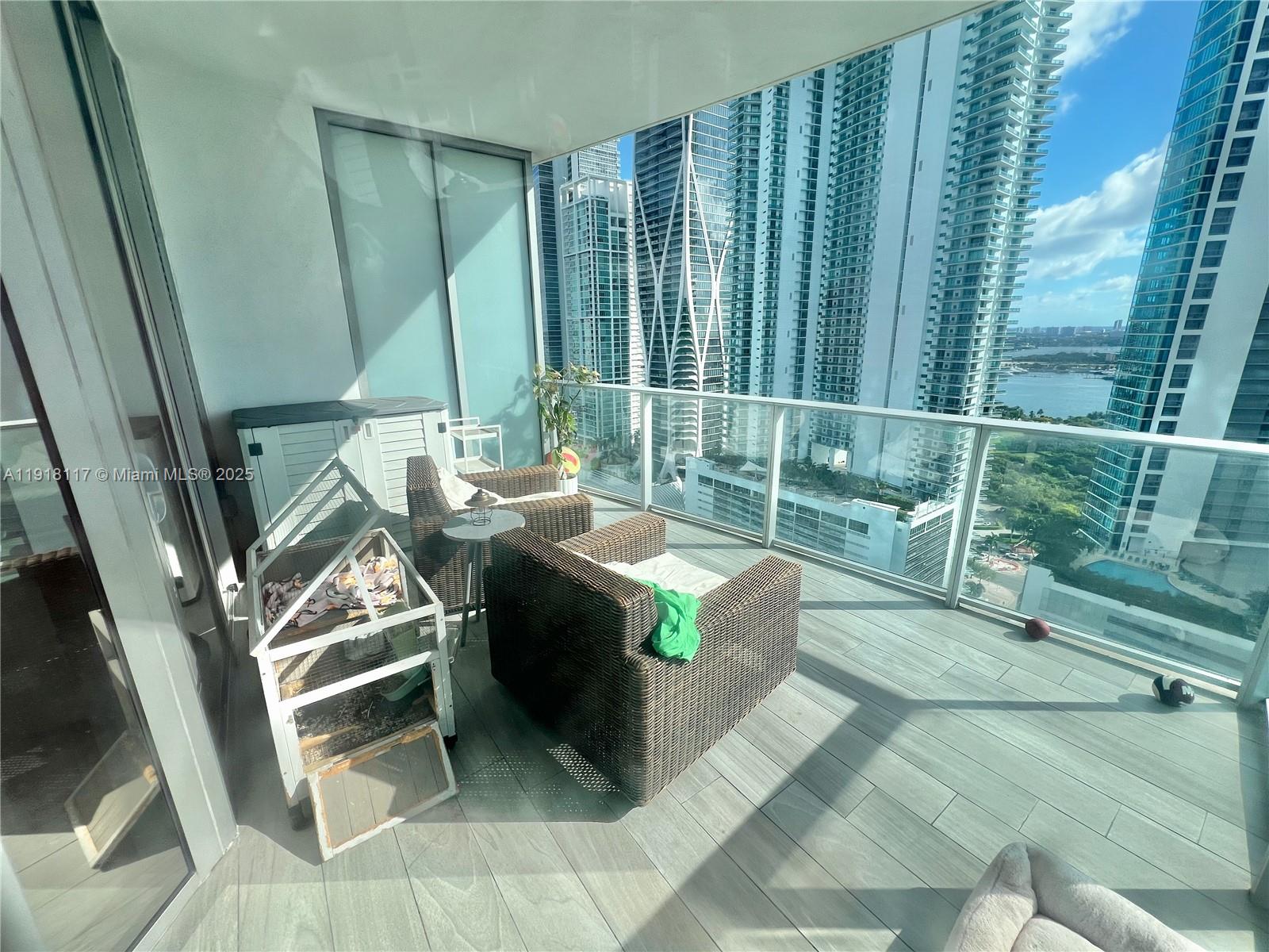PARAMOUNT MIAMI WORLDCENT - Residential