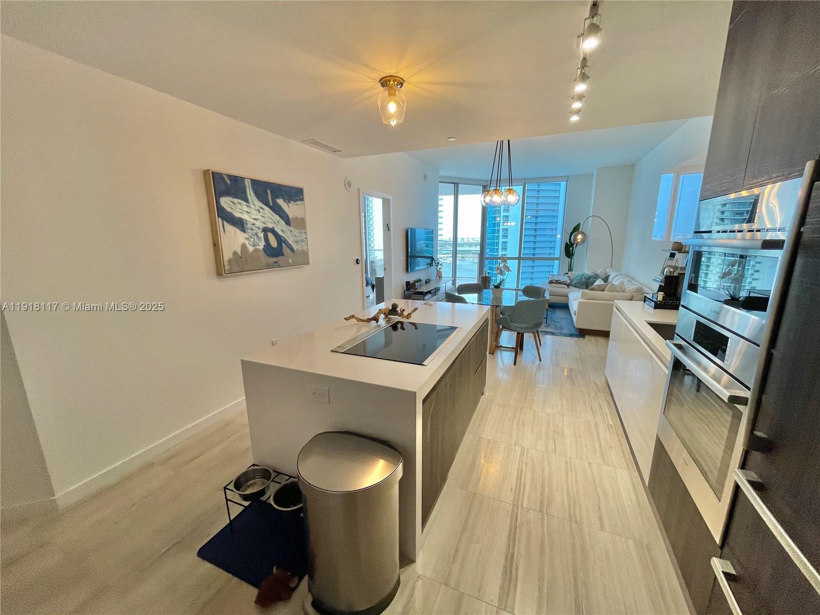 PARAMOUNT MIAMI WORLDCENT - Residential