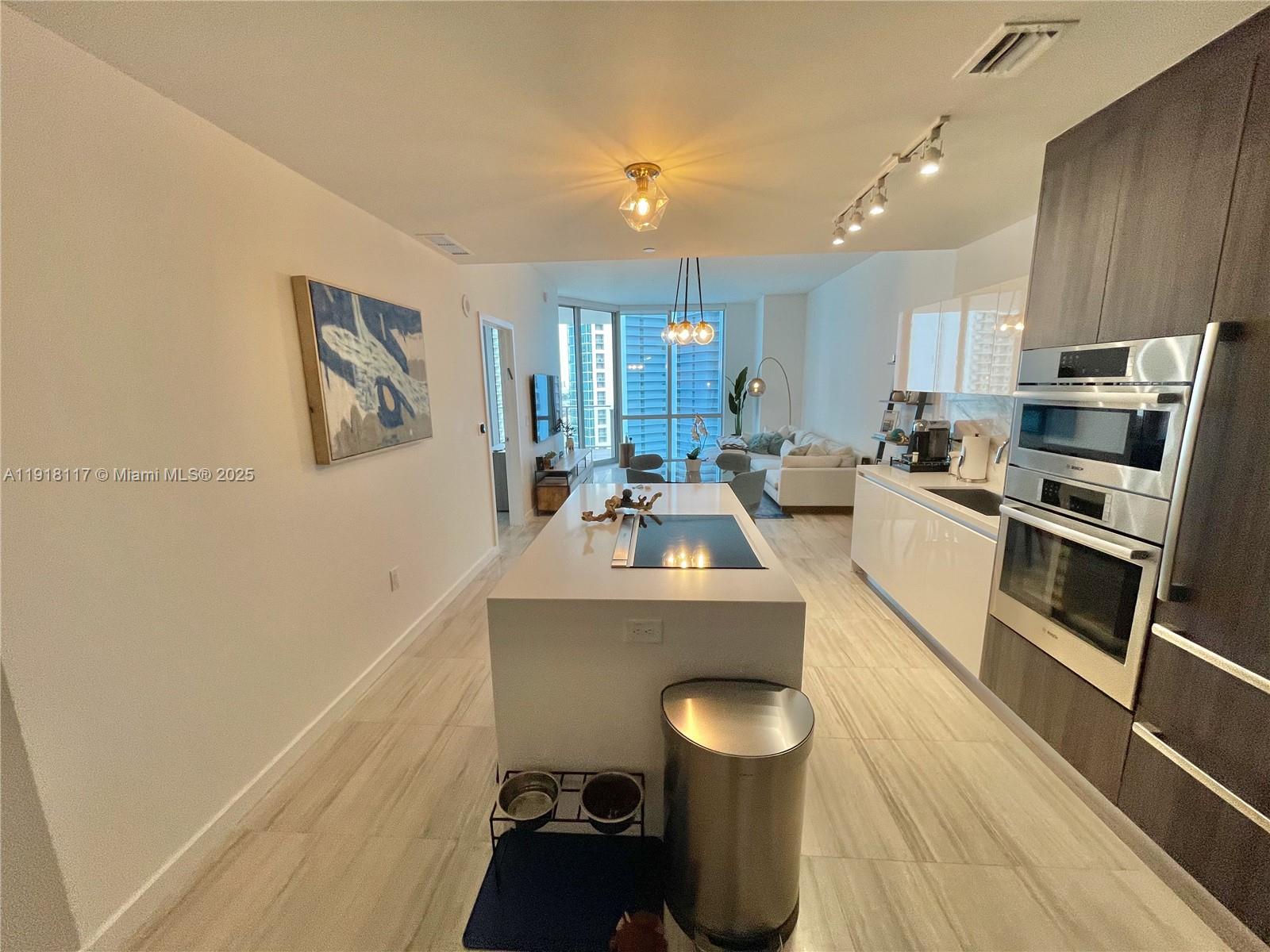 PARAMOUNT MIAMI WORLDCENT - Residential