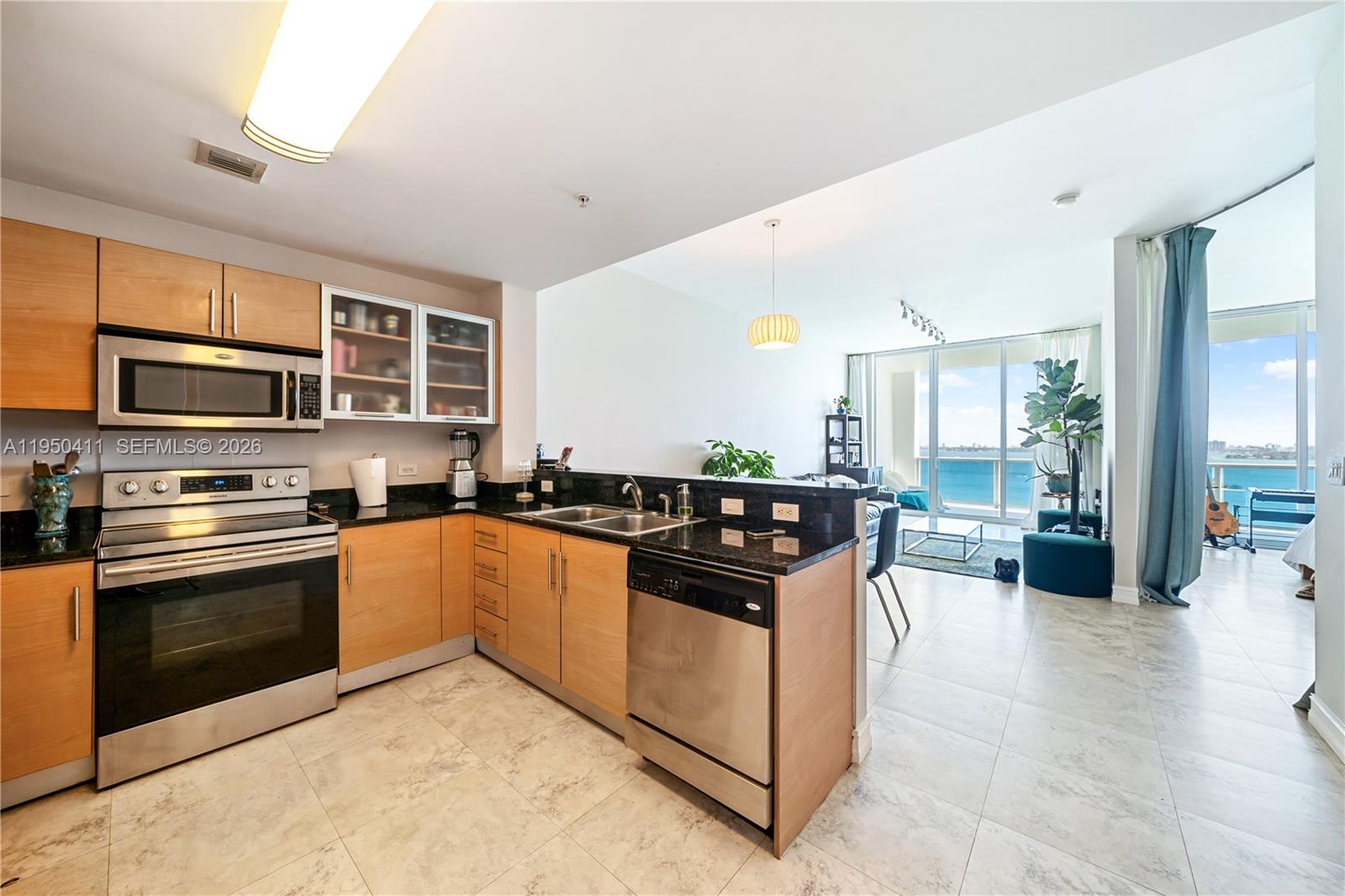 NEW WAVE CONDO - Residential Lease