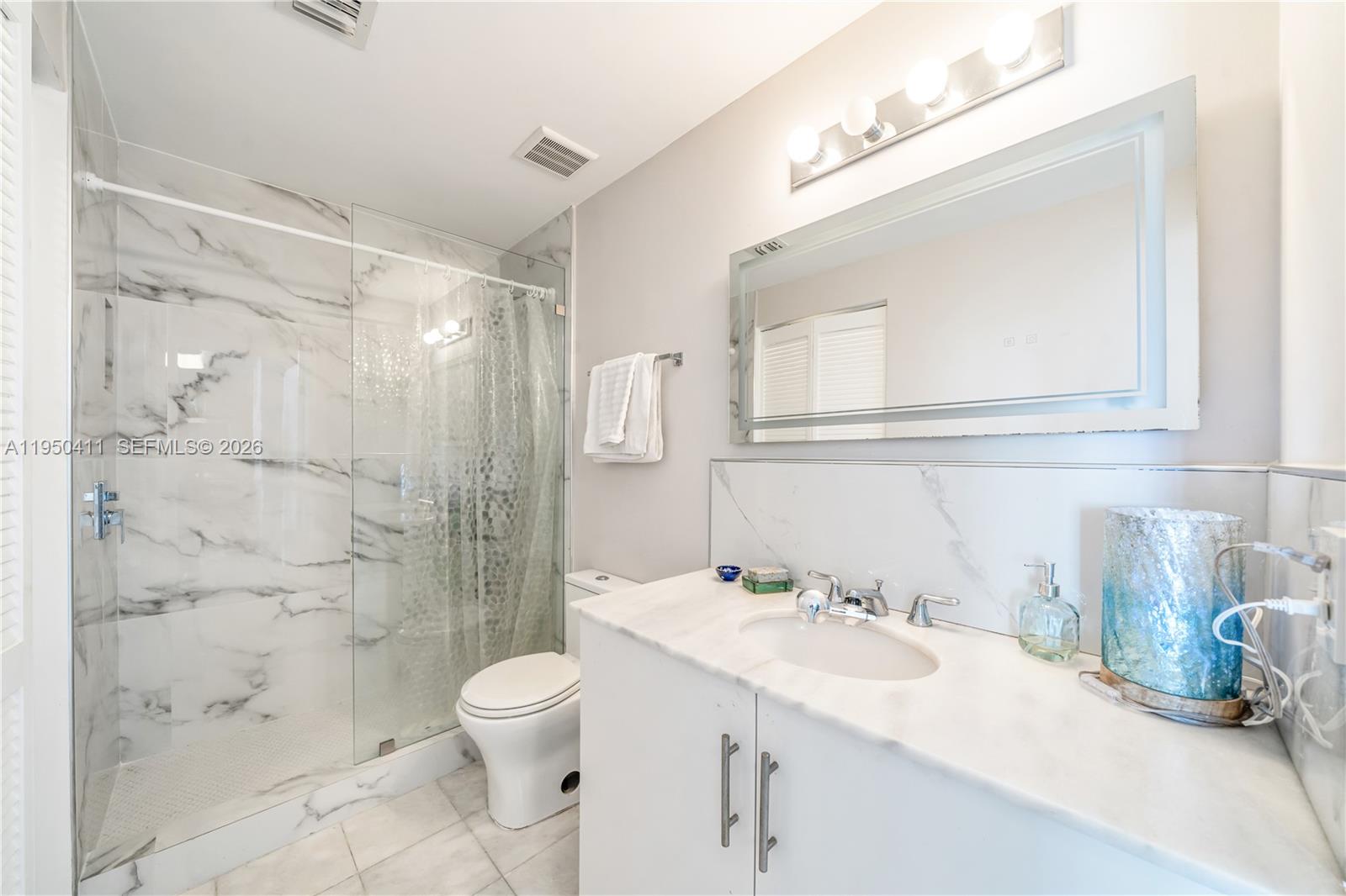 NEW WAVE CONDO - Residential Lease