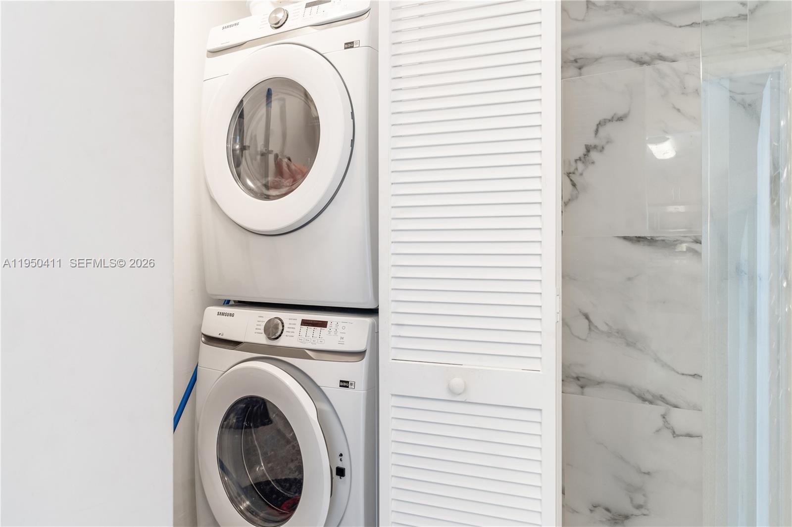 NEW WAVE CONDO - Residential Lease