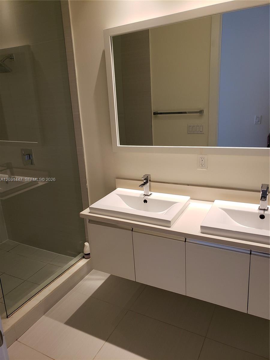 LANDMARK AT DORAL CONDO - Residential Lease