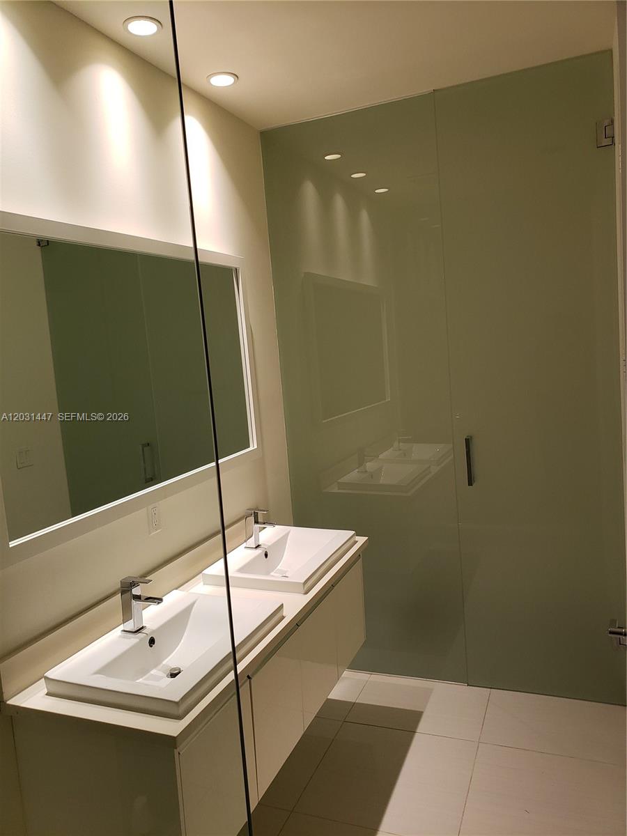 LANDMARK AT DORAL CONDO - Residential Lease